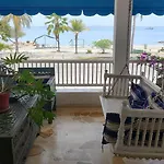 Habitación de lujo en hermosa casa frente al mar